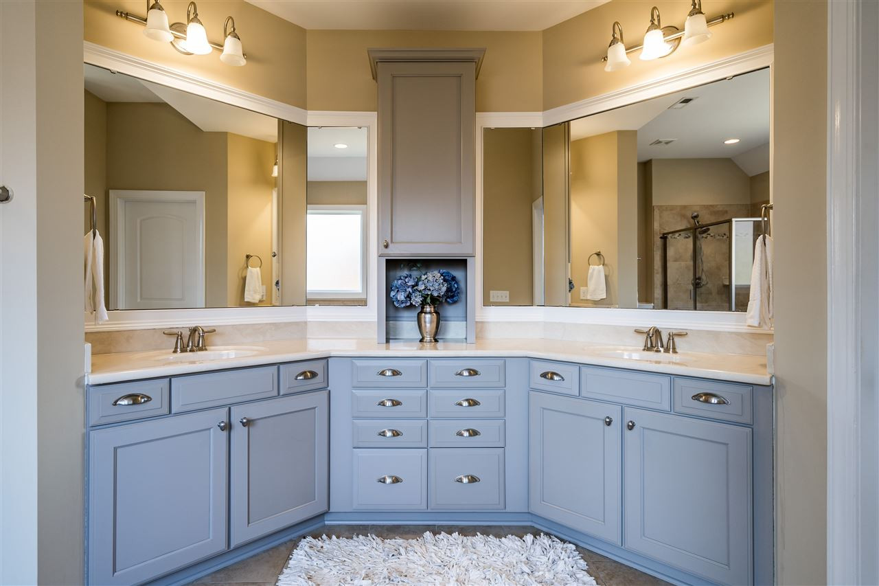 8512 Waterchase Court Raleigh, NC 27613 - Photo 20 of 30 Primary Bath Spa