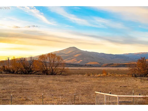 $449,000 | 6154 John Day Highway, Ironside, OR 97908
