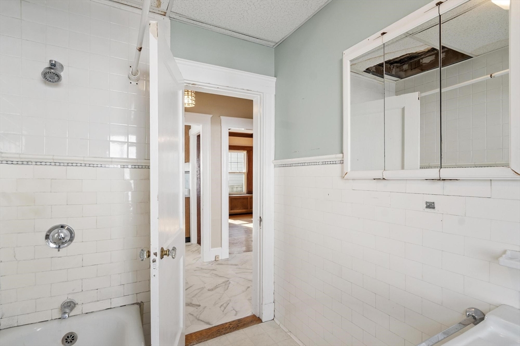 36 Fairbanks Road Milton, MA 02186 - Photo 28 of 32