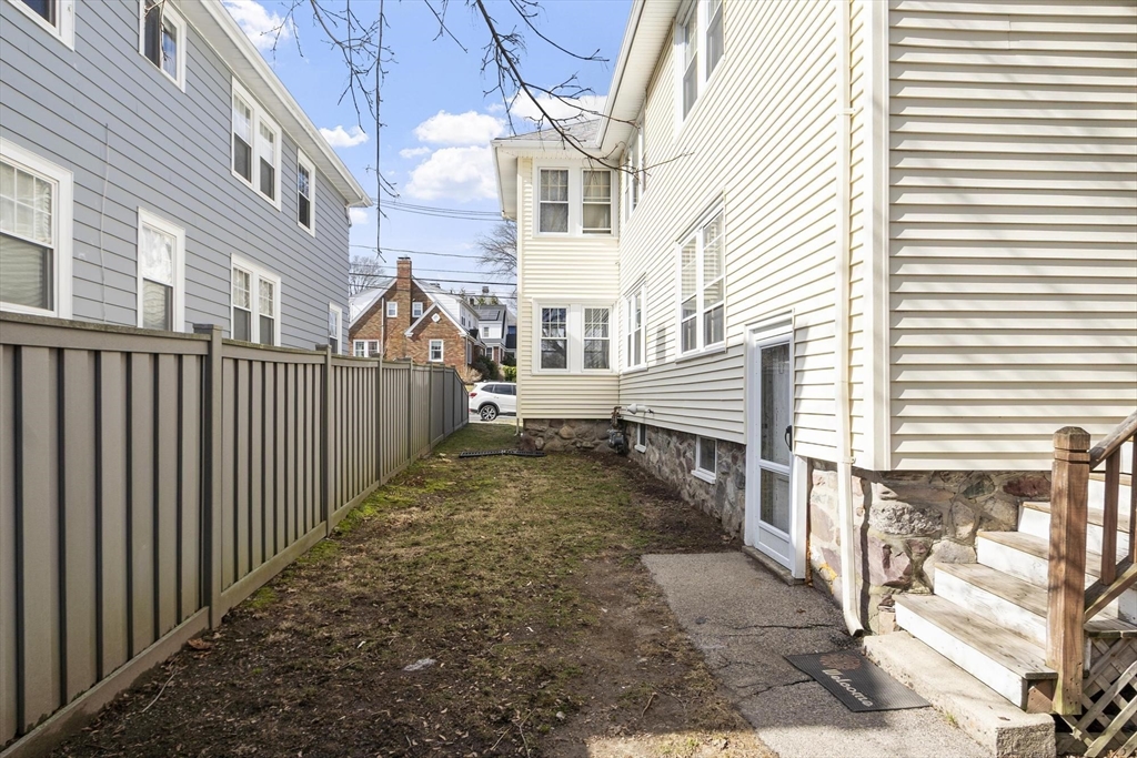 36 Fairbanks Road Milton, MA 02186 - Photo 6 of 32