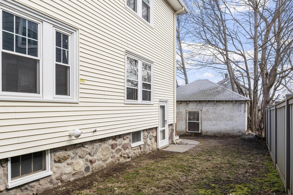 36 Fairbanks Road Milton, MA 02186 - Photo 8 of 32