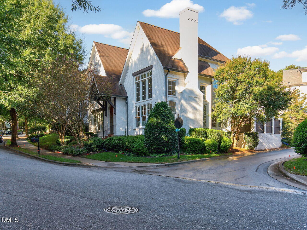 515 Wayne Drive Raleigh, NC 27608 - Photo 2 of 36 002-1280x960-photo