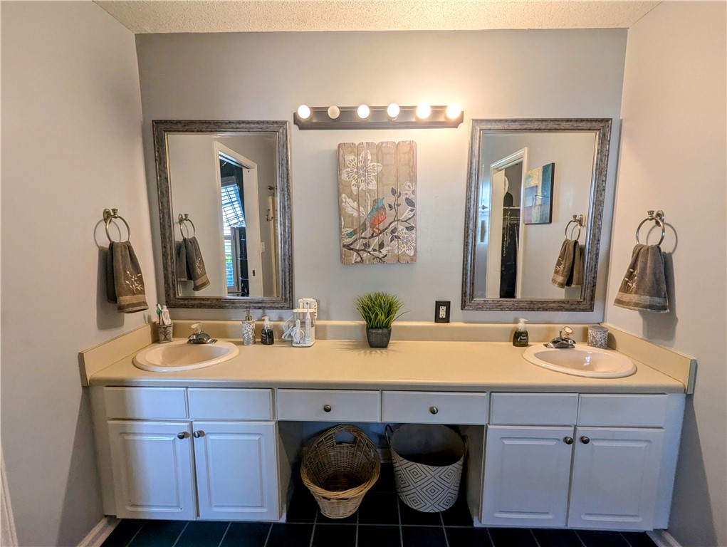 103 Willow Court Anderson, SC 29621 - Photo 16 of 32 Master Bathroom
