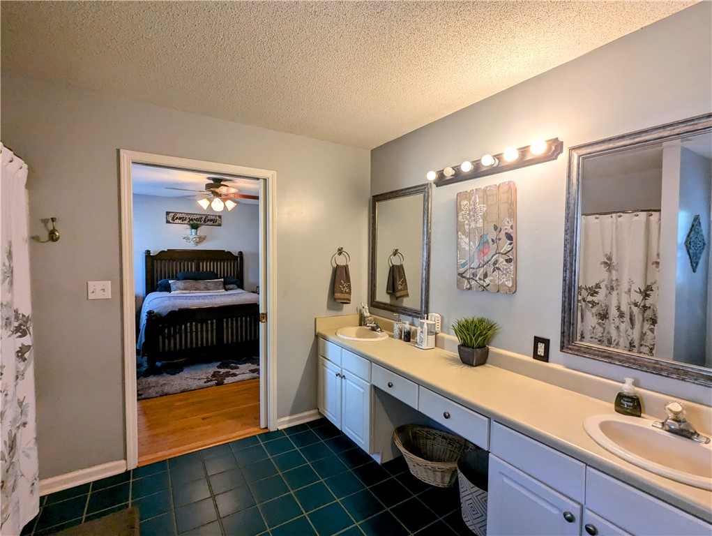 103 Willow Court Anderson, SC 29621 - Photo 18 of 32 Master Bathroom