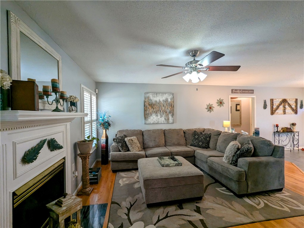 103 Willow Court Anderson, SC 29621 - Photo 4 of 32 Gallery Image 4