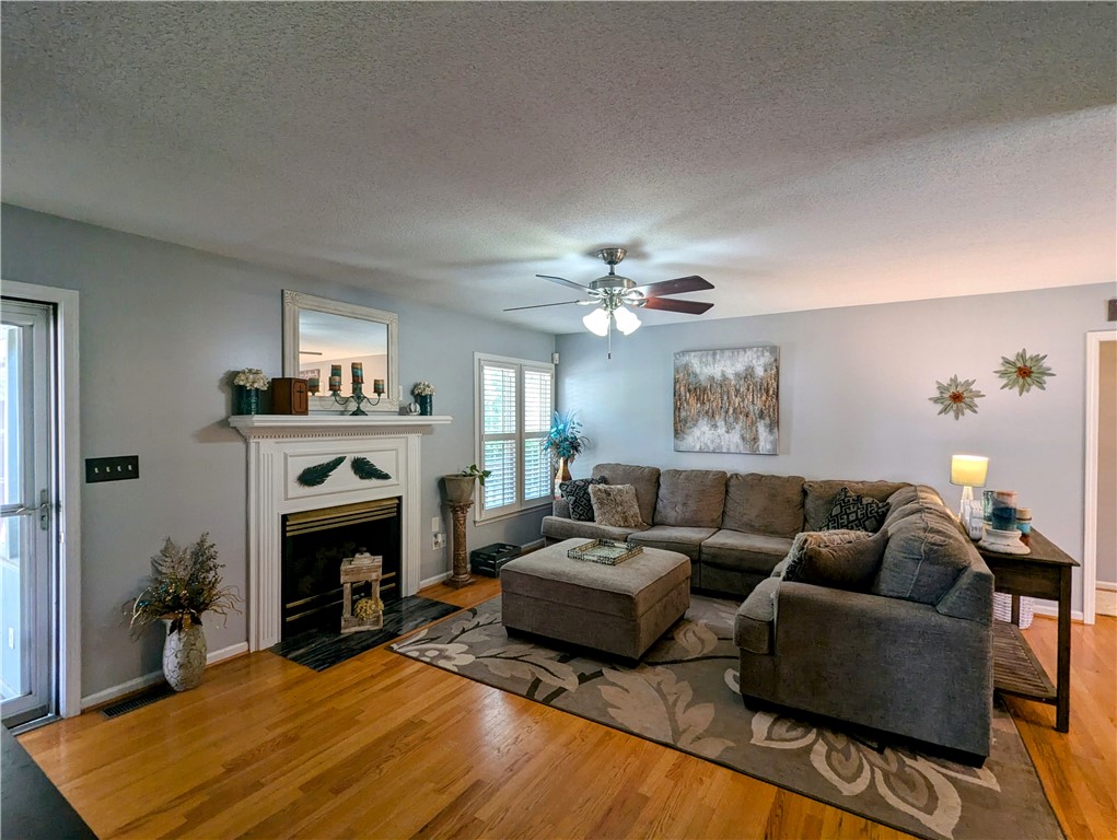 103 Willow Court Anderson, SC 29621 - Photo 5 of 32 Gallery Image 5