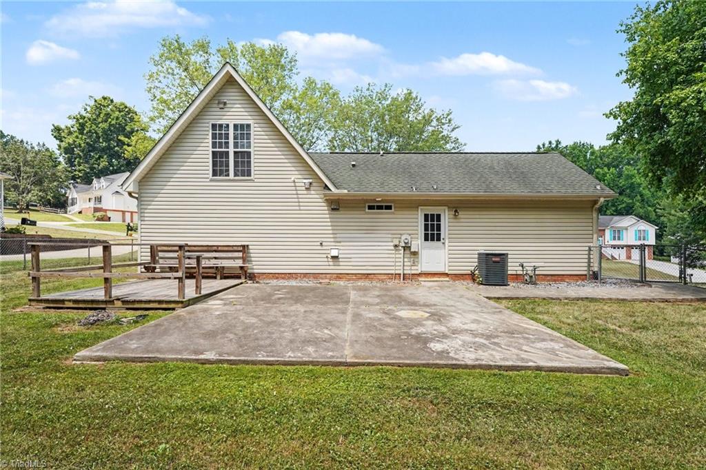 5400 Springhouse Farm Road Winston-Salem, NC 27107 - Photo 17 of 18
