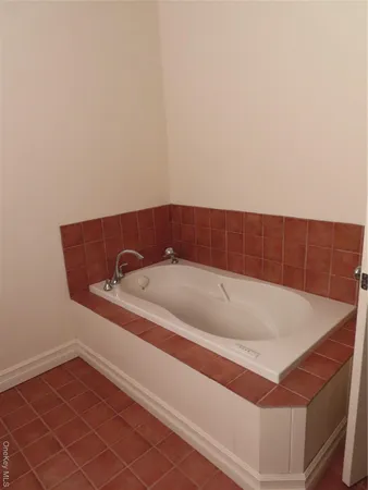 $3,000 | 71 Railroad Avenue, Montgomery, NY 12549