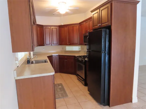 $3,000 | 71 Railroad Avenue, Montgomery, NY 12549