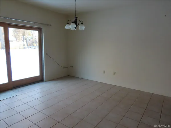 $3,000 | 71 Railroad Avenue, Montgomery, NY 12549