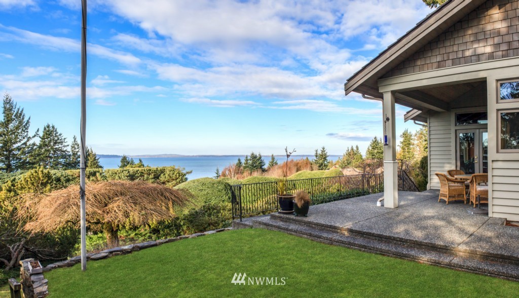 301 Willow Road Bellingham, WA 98225 - Photo 1 of 25