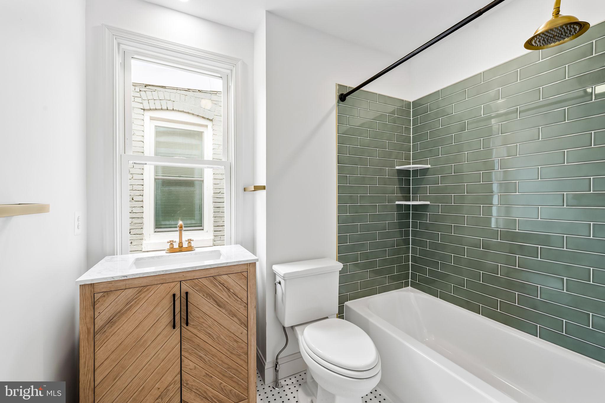 3539 Roland Avenue Baltimore, MD 21211 - Photo 18 of 31 Natural light