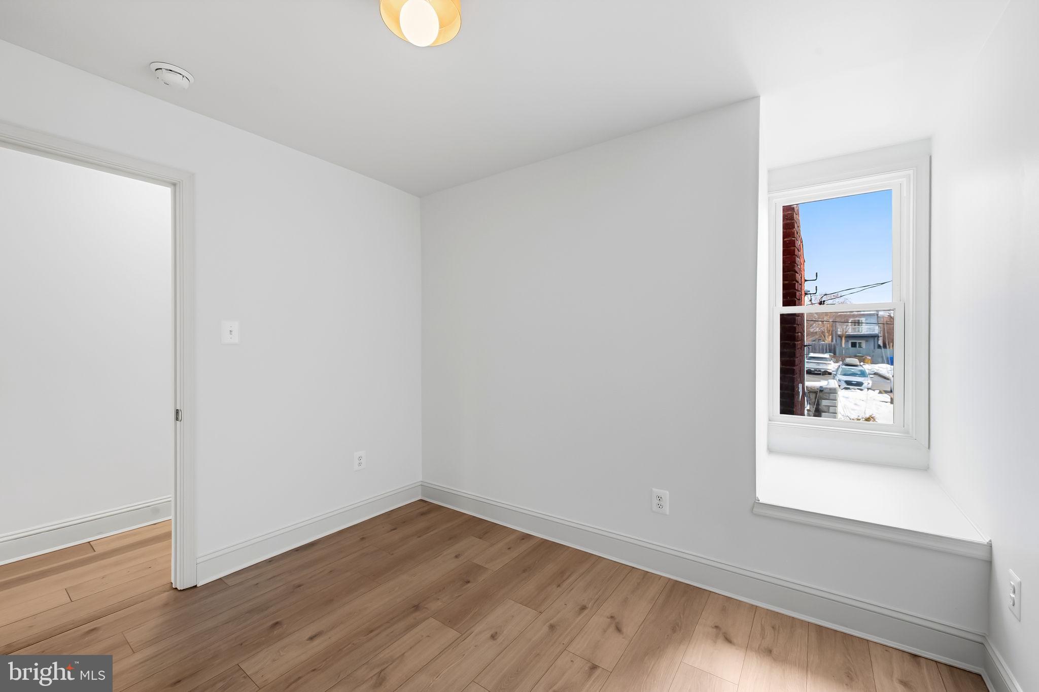 3539 Roland Avenue Baltimore, MD 21211 - Photo 21 of 31 Plant or reading nook near the window - your pick