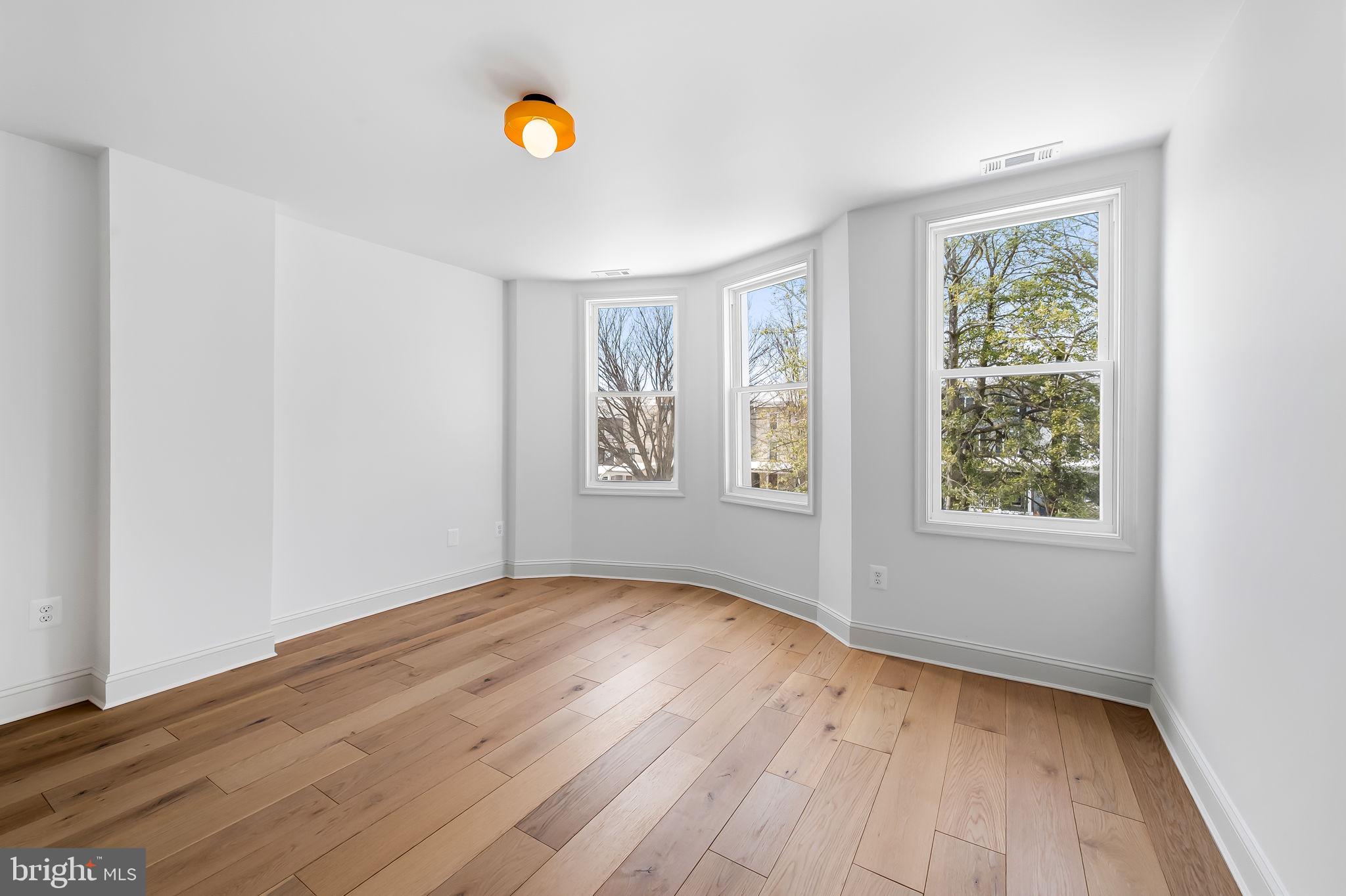 3539 Roland Avenue Baltimore, MD 21211 - Photo 22 of 31 Primary, front bedroom