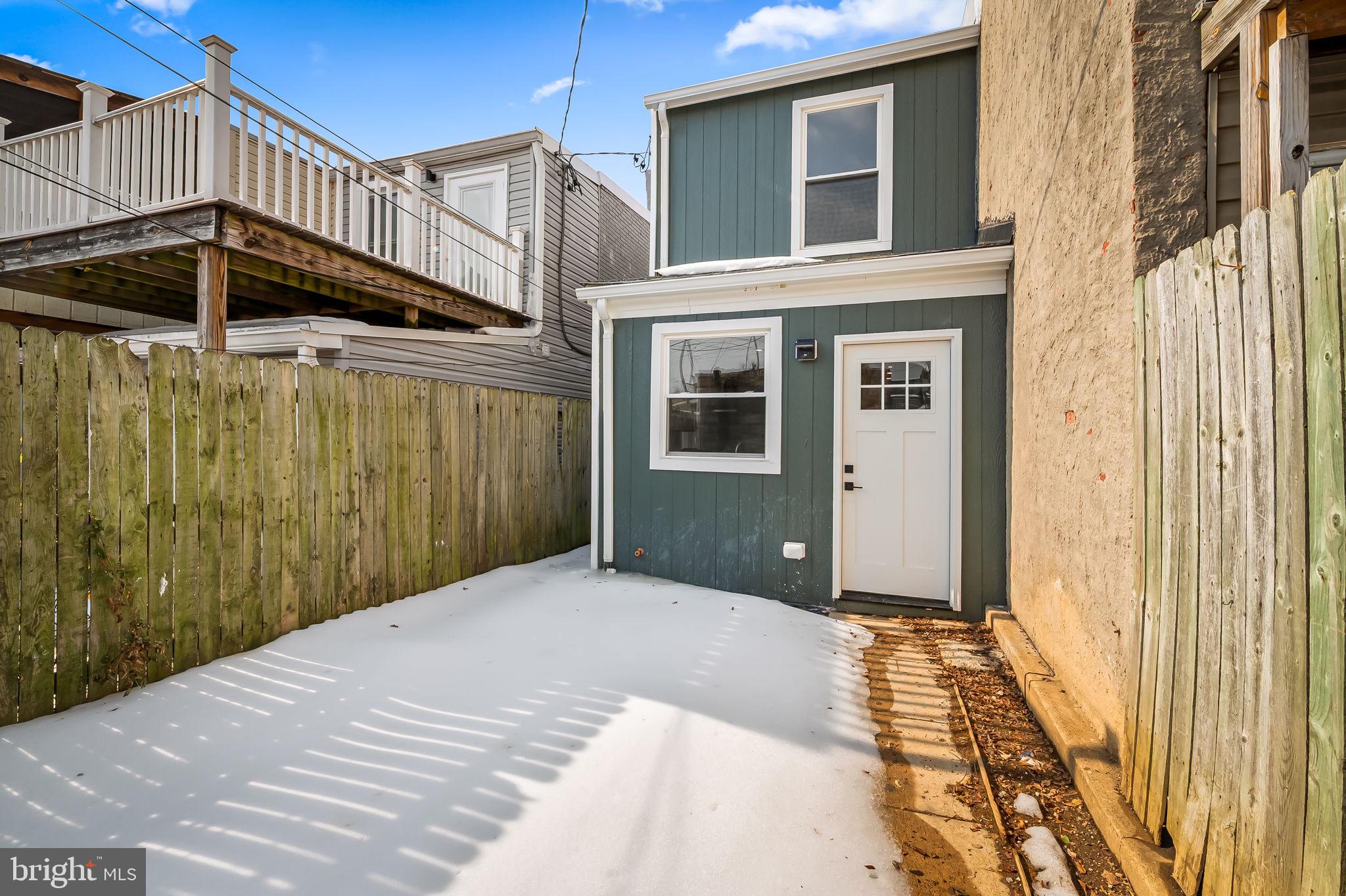 3539 Roland Avenue Baltimore, MD 21211 - Photo 25 of 31 Private rear patio