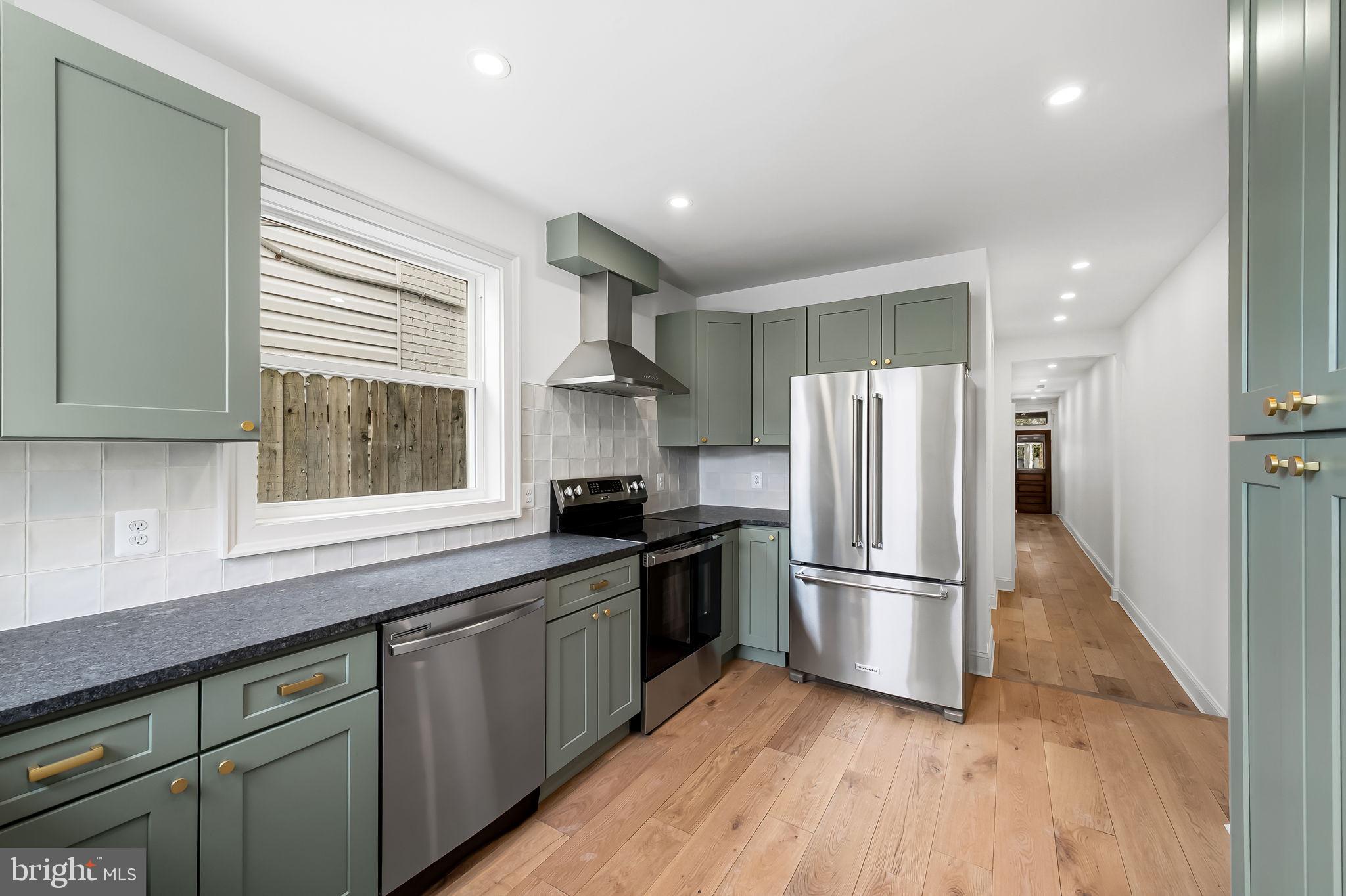 3539 Roland Avenue Baltimore, MD 21211 - Photo 10 of 31 Stainless steel appliances