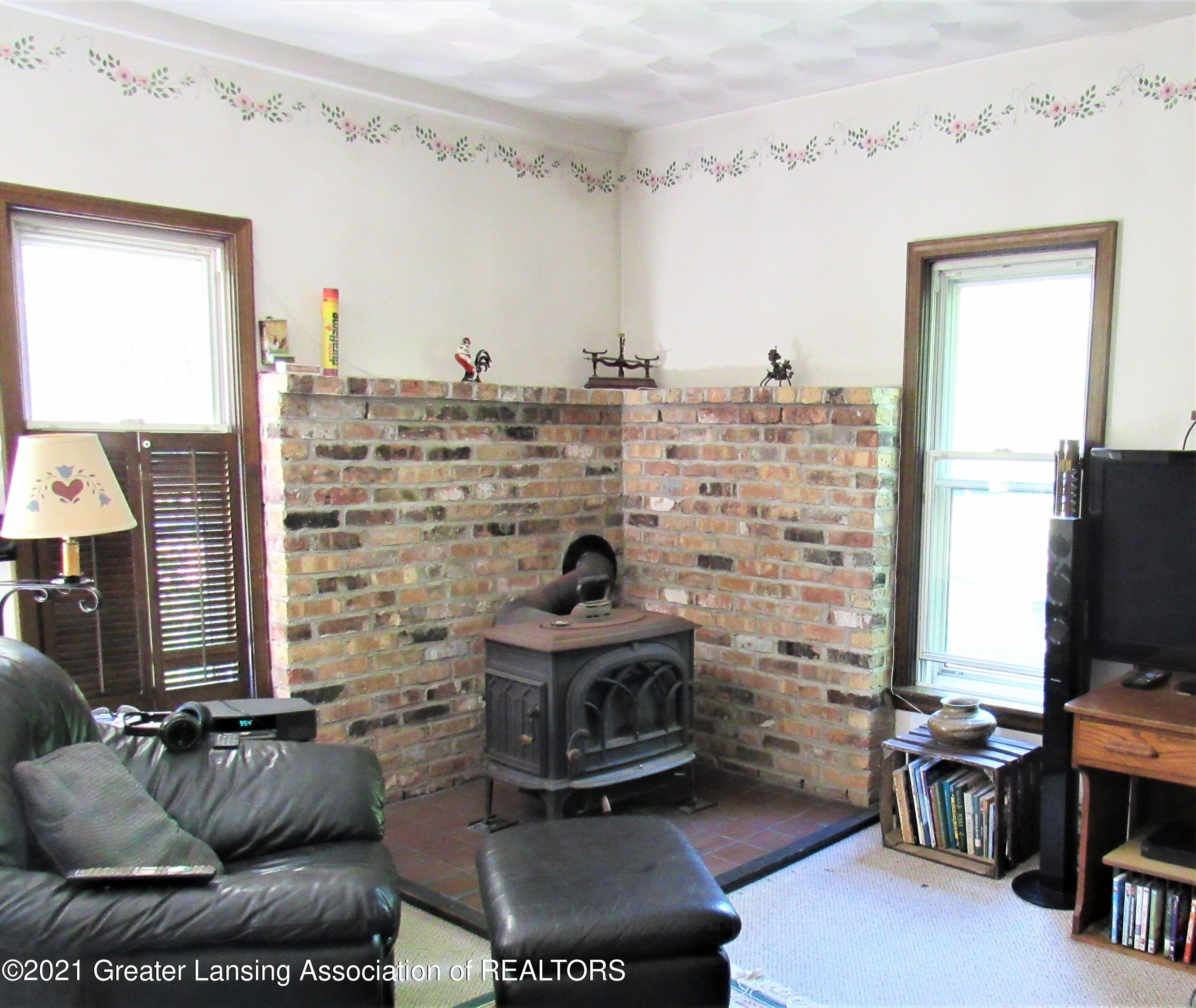13567 Oneida Road Grand Ledge, MI 48837 - Photo 12 of 46 Woodstove in LR