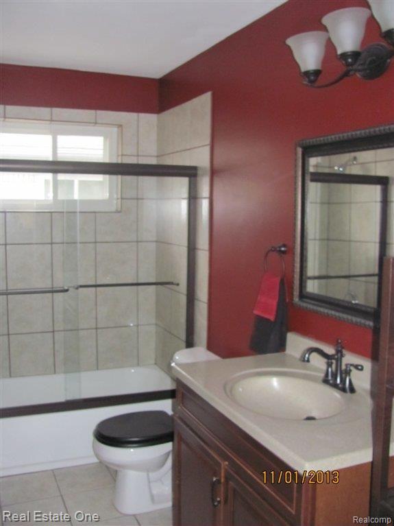 6654 Pardee Road Taylor, MI 48180 - Photo 11 of 22 Main Bathroom