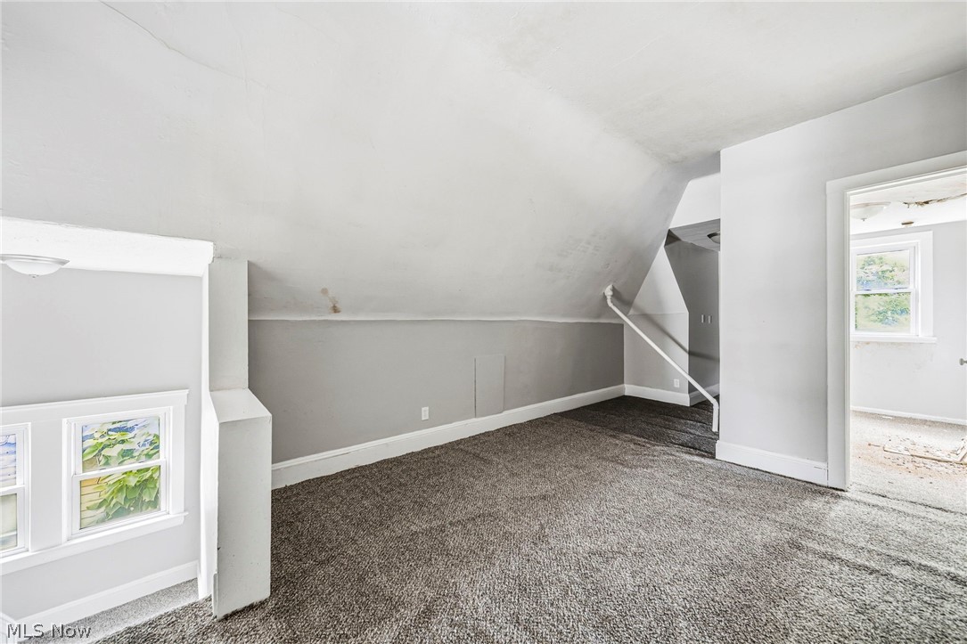 1637 Holyrood Road Cleveland, OH 44106 - Photo 23 of 50