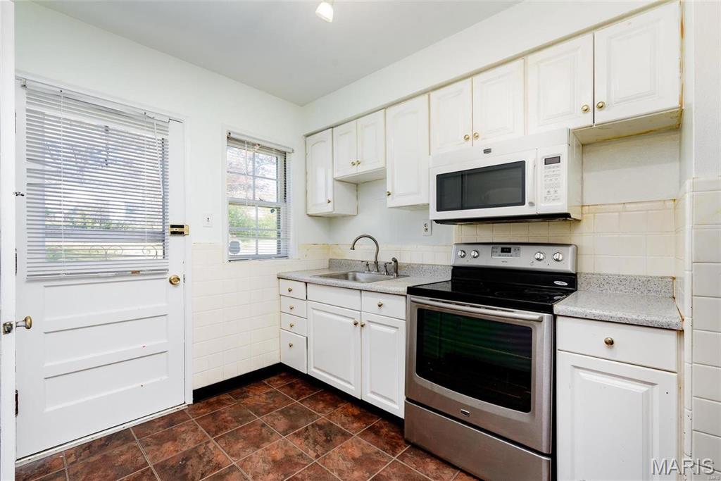 925 Riverview Boulevard St. Louis, MO 63147 - Photo 3 of 4