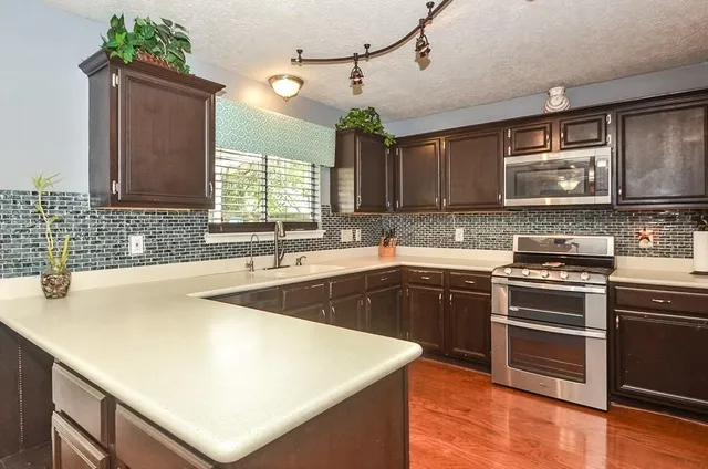 $323,500 | 20402 Avery Point Drive, Katy, TX 77449