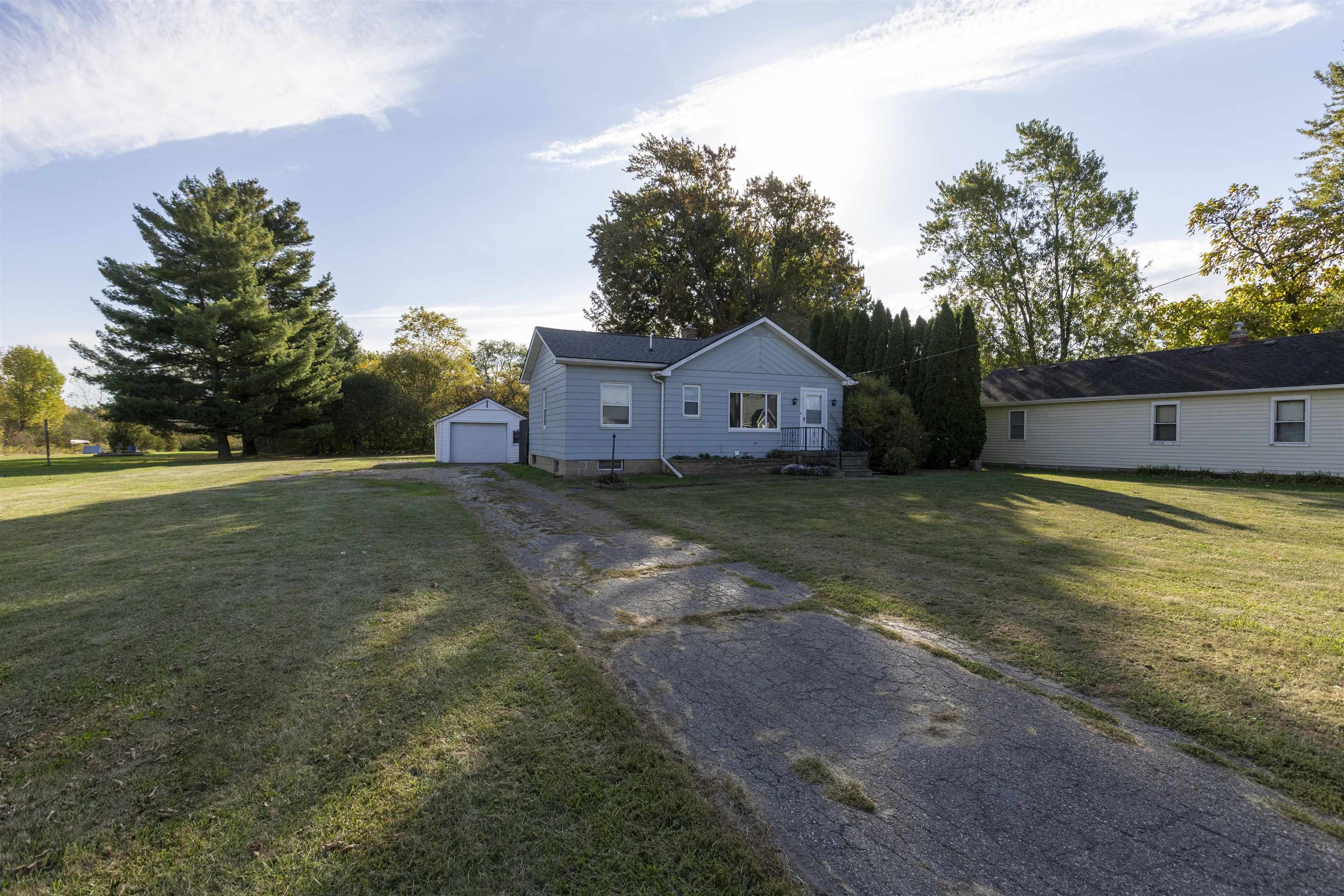 2455 South Dye Road Flint, MI 48532 - Photo 2 of 25