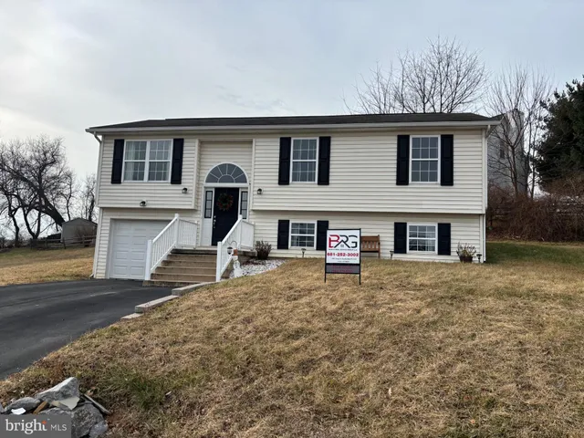 $299,900 | 496 Dinali Drive, Martinsburg, WV 25403