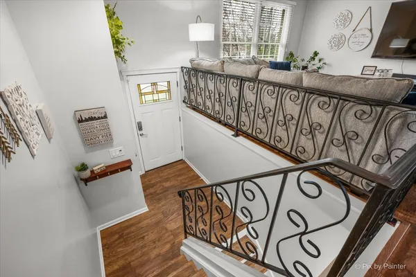 $365,000 | 647 North Ridgemoor Avenue, Mundelein, IL 60060