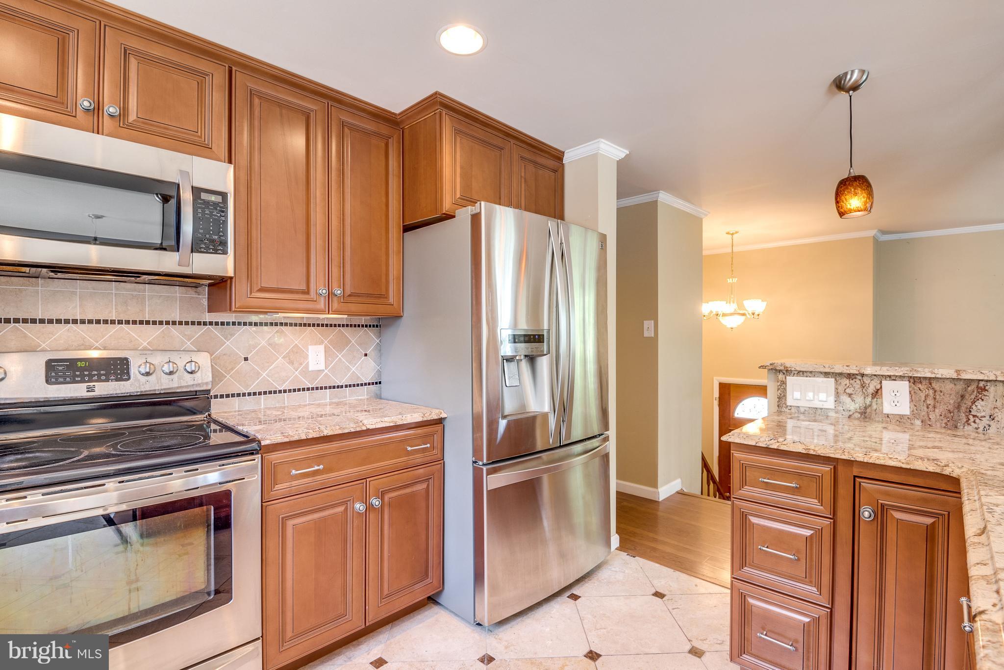156 Magnolia Road Sterling, VA 20164 - Photo 12 of 30 Kitchen