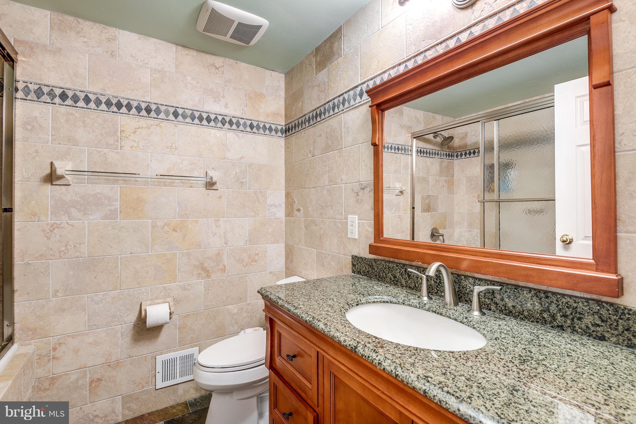 156 Magnolia Road Sterling, VA 20164 - Photo 19 of 30 Bath