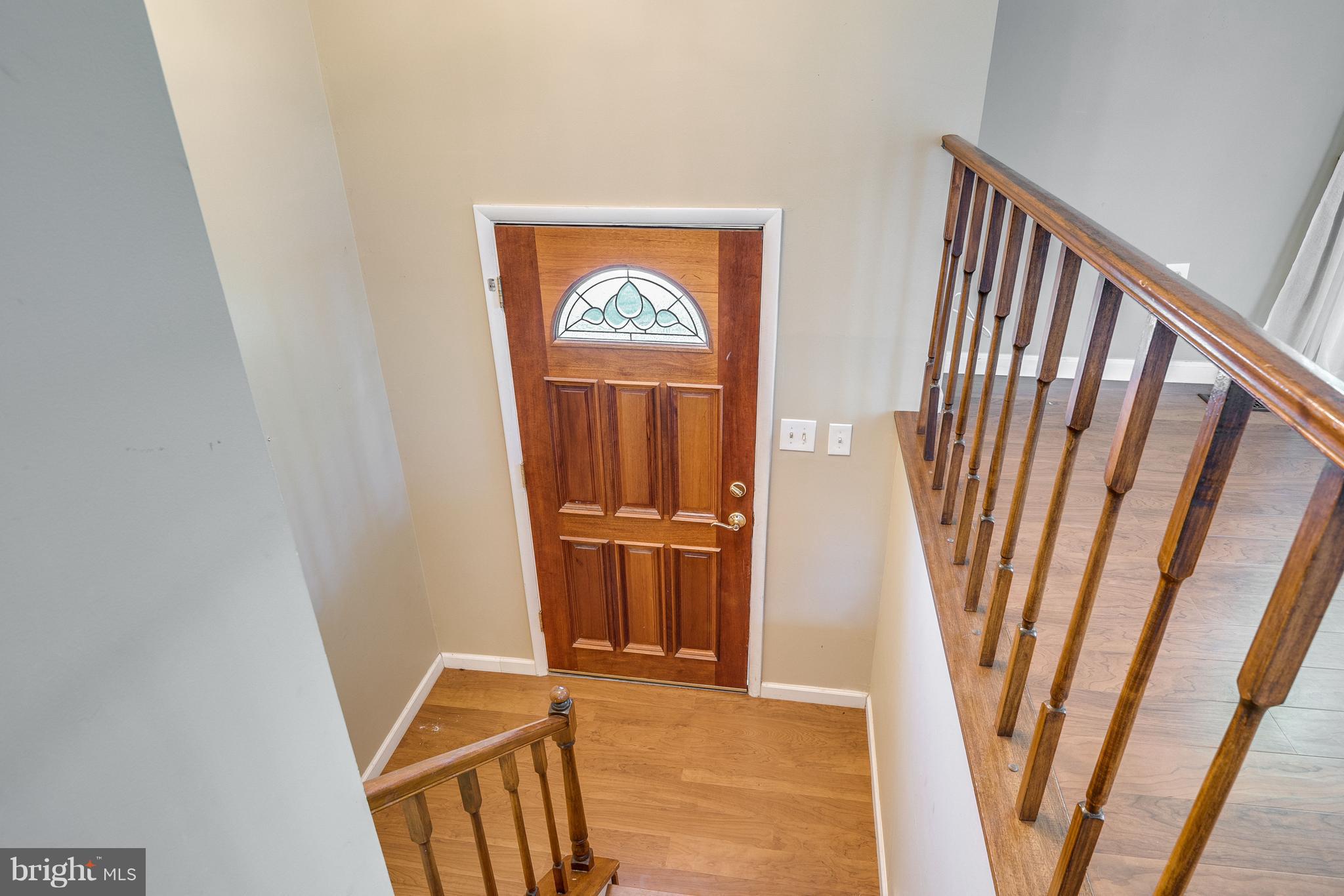 156 Magnolia Road Sterling, VA 20164 - Photo 3 of 30 Foyer