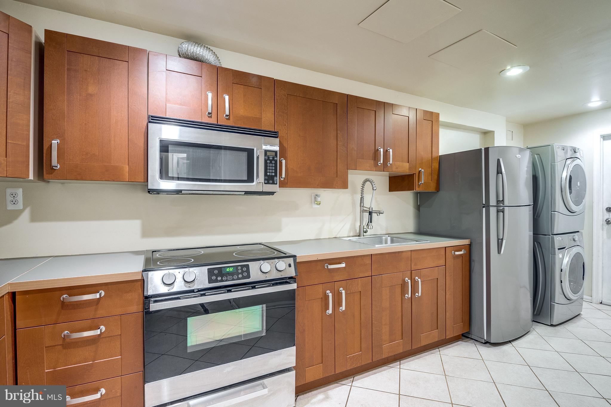 156 Magnolia Road Sterling, VA 20164 - Photo 22 of 30 Basement Kitchen