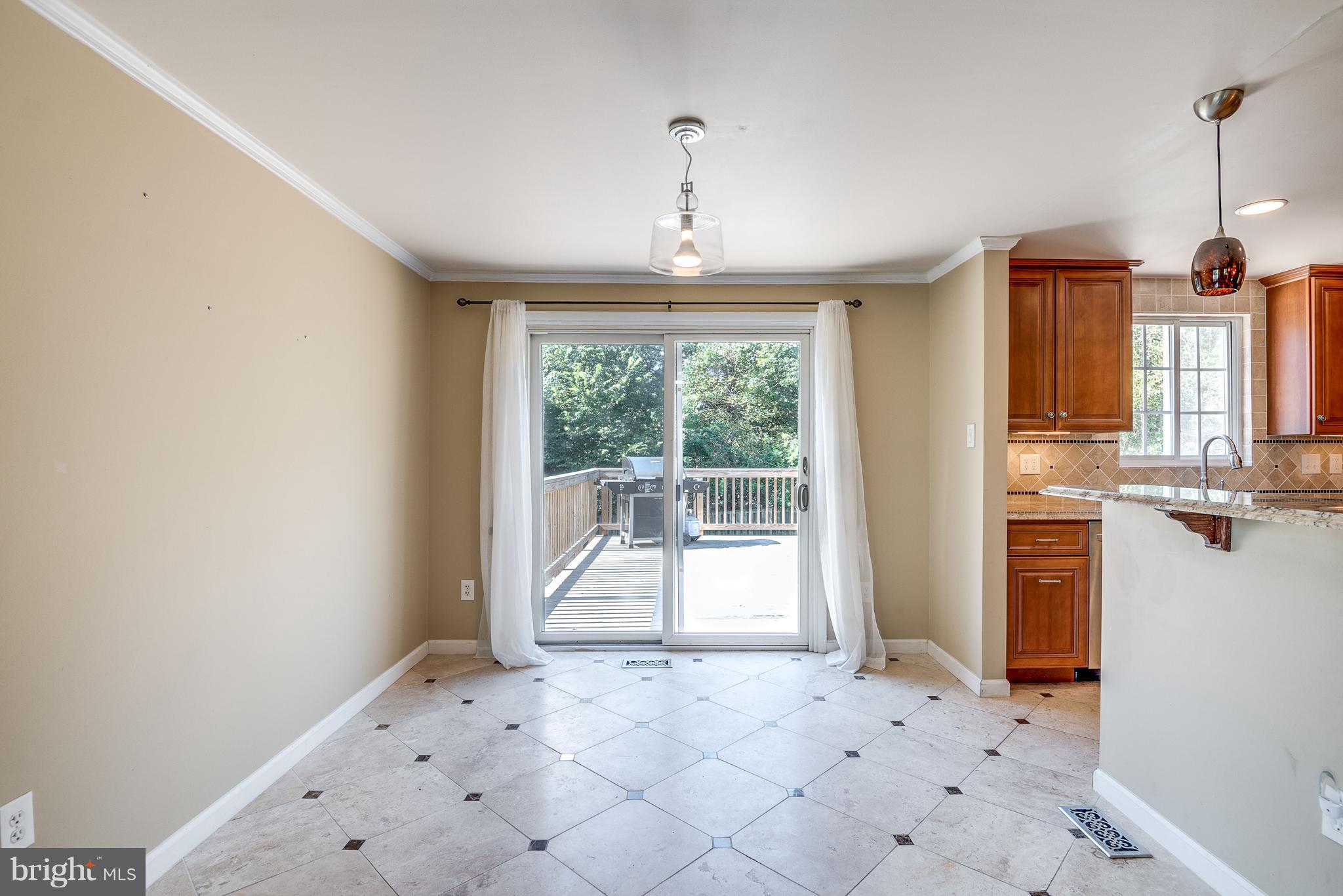 156 Magnolia Road Sterling, VA 20164 - Photo 7 of 30 Kitchen