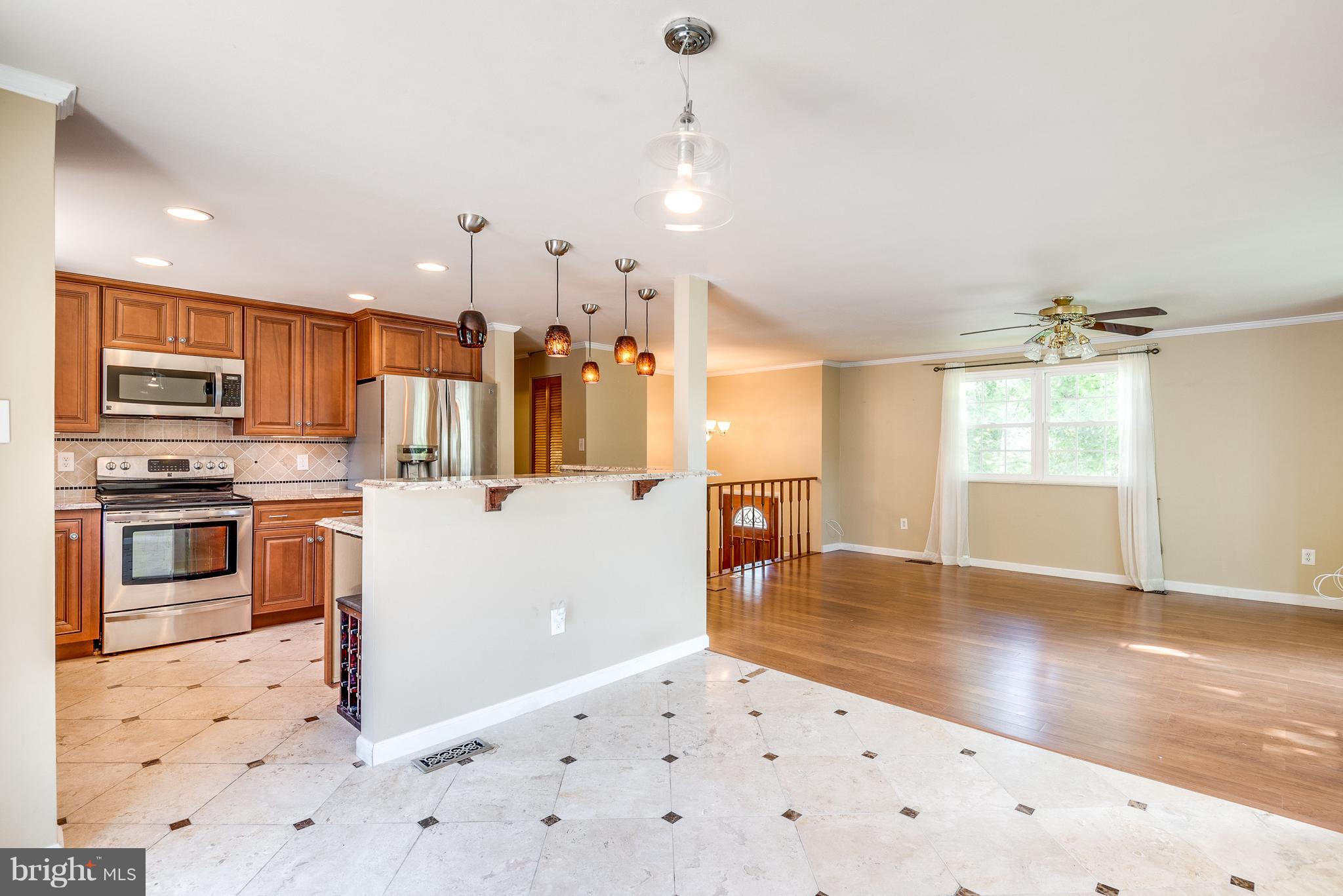 156 Magnolia Road Sterling, VA 20164 - Photo 8 of 30 Kitchen