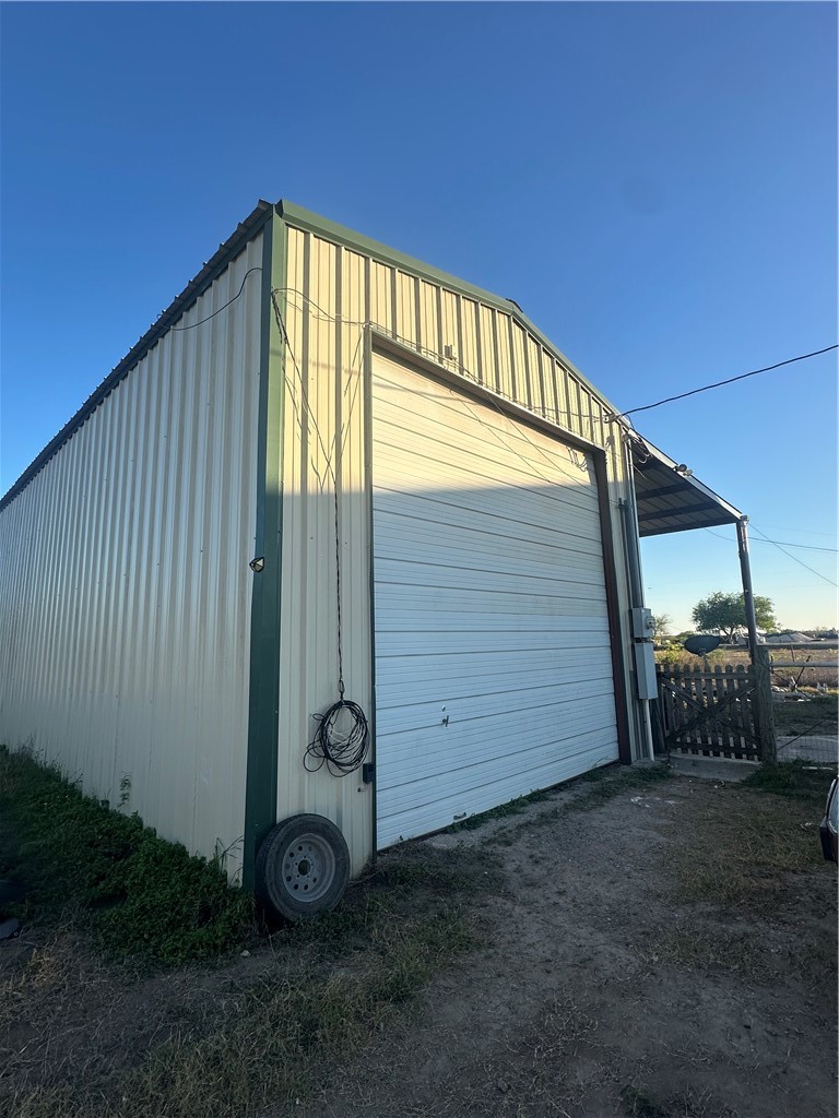 139 Farm To Market 1545 Three Rivers, TX 78071 - Photo 3 of 7