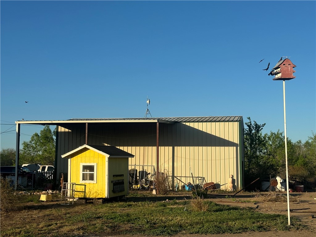 139 Farm To Market 1545 Three Rivers, TX 78071 - Photo 4 of 7