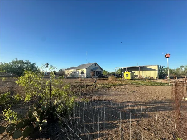 $275,000 | 139 Farm To Market 1545, Three Rivers, TX 78071