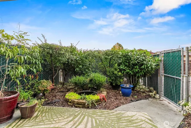 a view of parking area