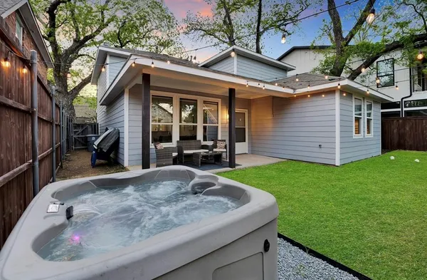 $8,000 | 6918 Webster Street, Dallas, TX 75209