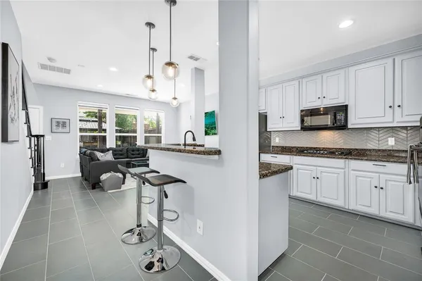 $8,000 | 6918 Webster Street, Dallas, TX 75209