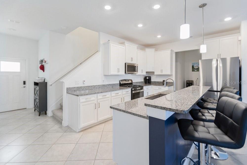 8241 Corner Pine Way New Port Richey, FL 34655 - Photo 3 of 34