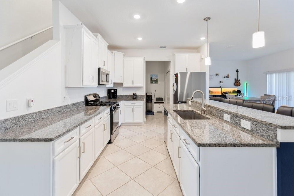 8241 Corner Pine Way New Port Richey, FL 34655 - Photo 5 of 34