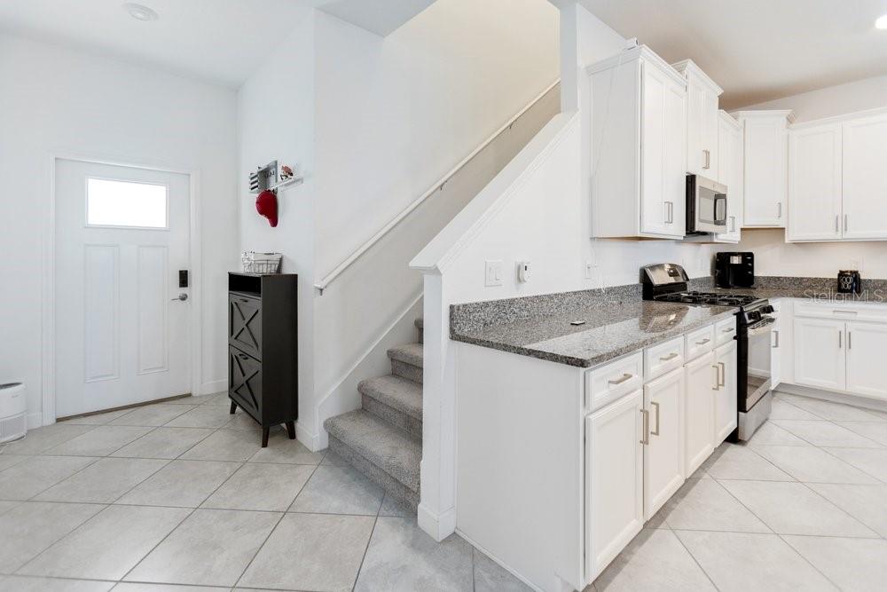 8241 Corner Pine Way New Port Richey, FL 34655 - Photo 7 of 34