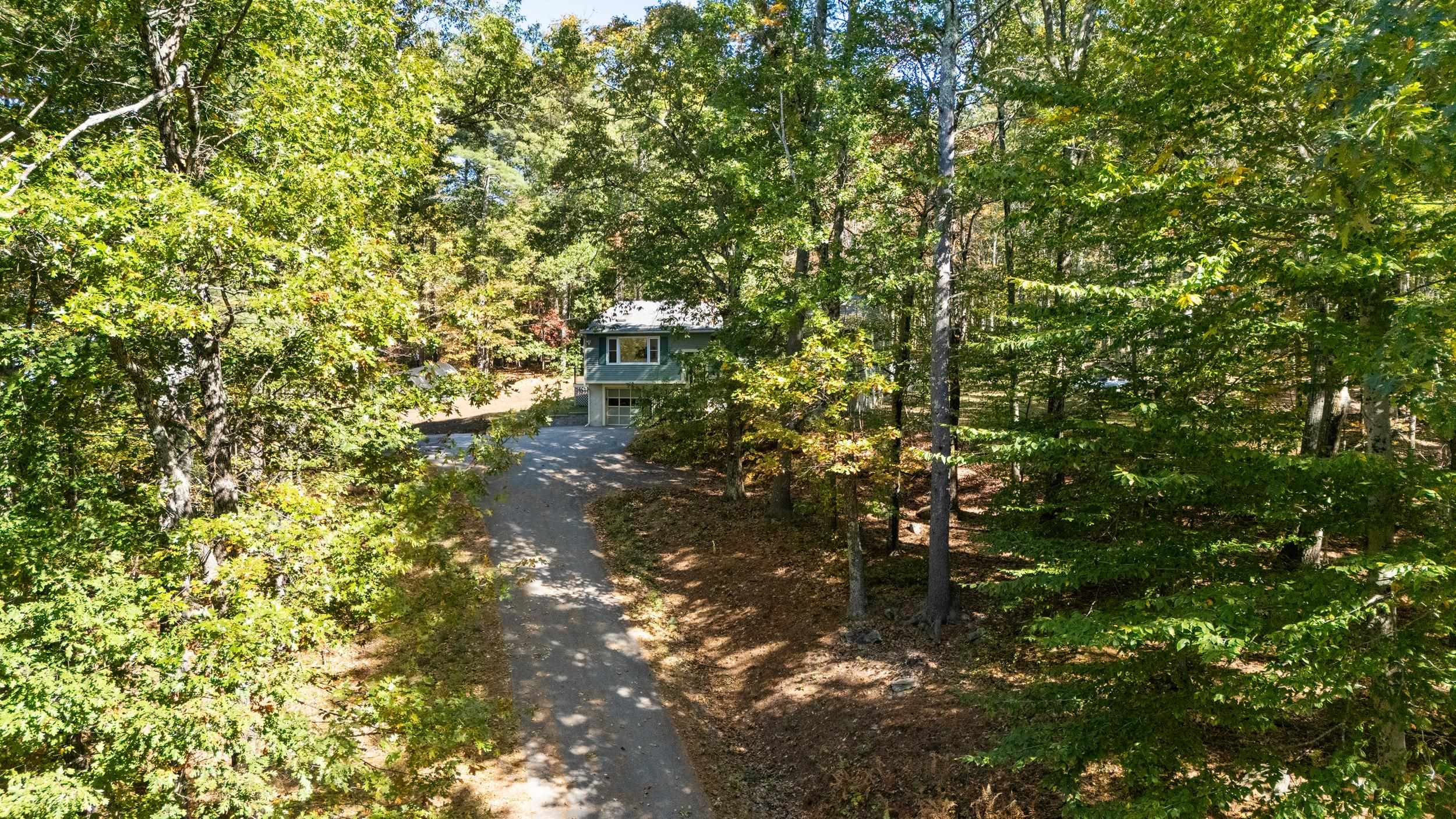 328 East Dunbarton Road Goffstown, NH 03045 - Photo 4 of 32