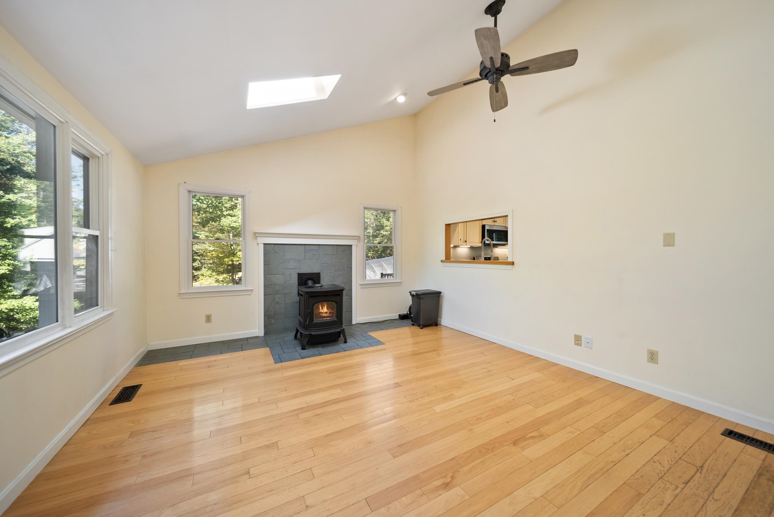 328 East Dunbarton Road Goffstown, NH 03045 - Photo 10 of 32