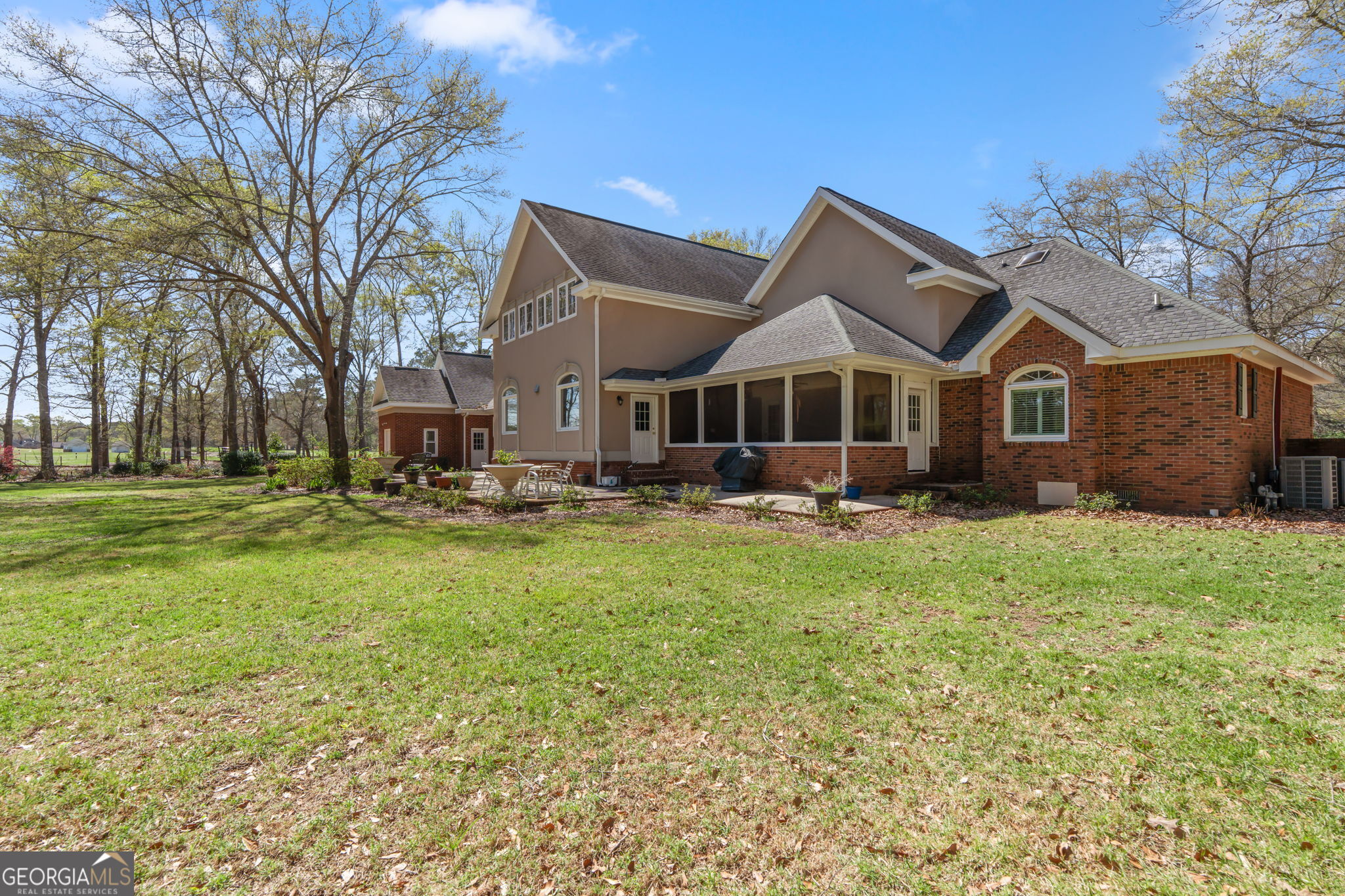 109 Crest Pointe Warner Robins, GA 31088 - Photo 83 of 86 a front view of a house with a yard