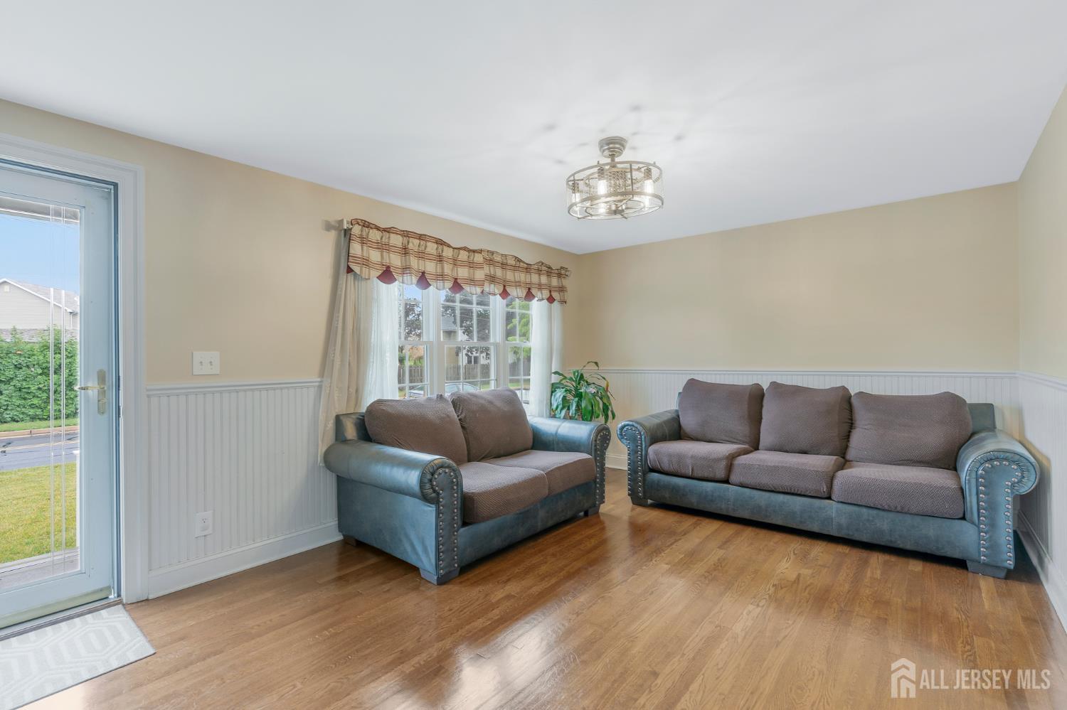 8 Hooker Avenue Middlesex, NJ 08846 - Photo 2 of 22