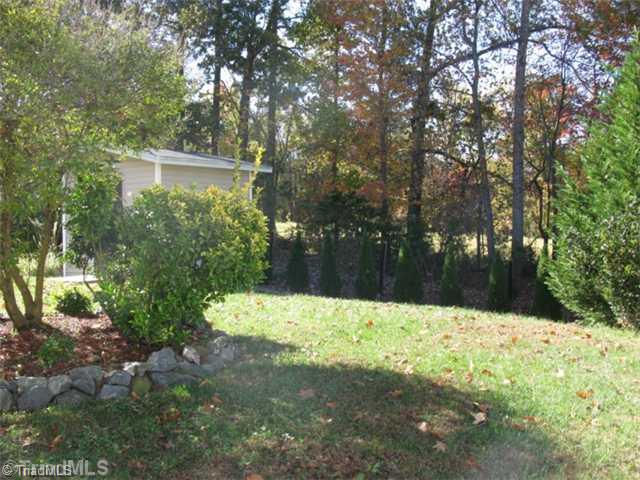 2207 Rindle Drive High Point, NC 27262 - Photo 13 of 13 Yard/Garden.