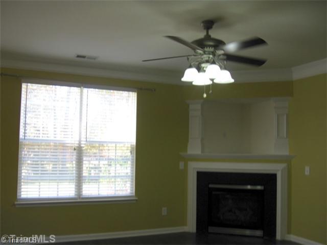 2207 Rindle Drive High Point, NC 27262 - Photo 4 of 13 Living Room.