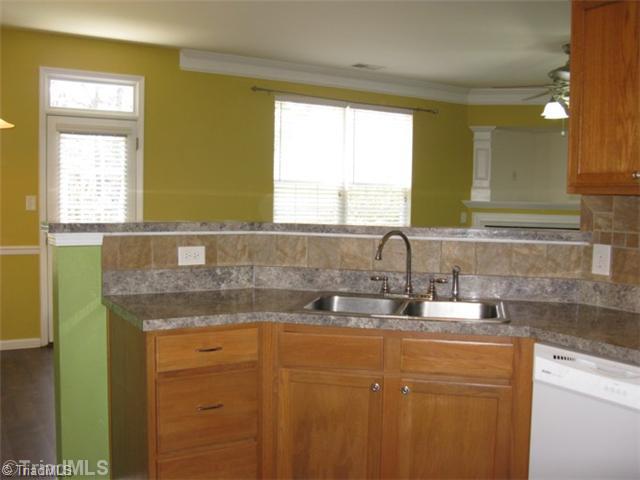2207 Rindle Drive High Point, NC 27262 - Photo 5 of 13 Kitchen.